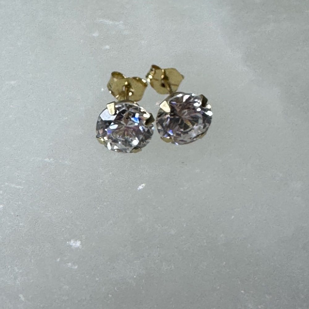 14K Solid Gold 6.9MM Round Crystal Solitaire Stud Earrings w/ Backs 1.3g